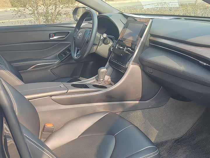 Фото 4 - Toyota Avalon