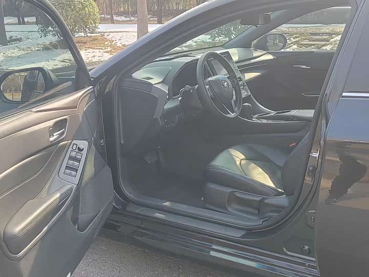 Фото 5 - Toyota Avalon