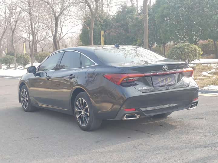 Фото 7 - Toyota Avalon