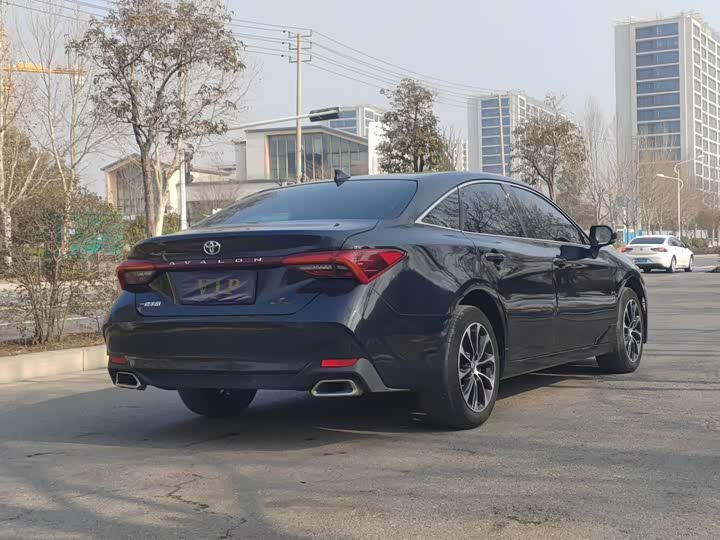 Фото 9 - Toyota Avalon