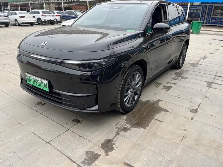 Фото 1 - Leapmotor C10