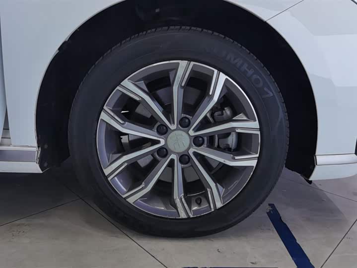 Фото 6 - BYD Song Max