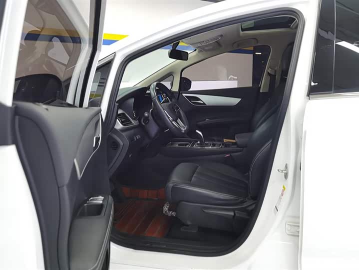 Фото 9 - BYD Song Max