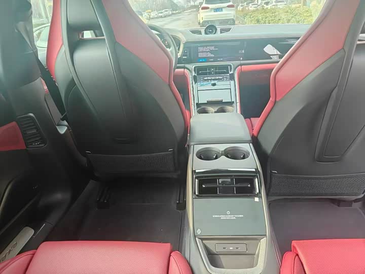 Фото 8 - Porsche Panamera