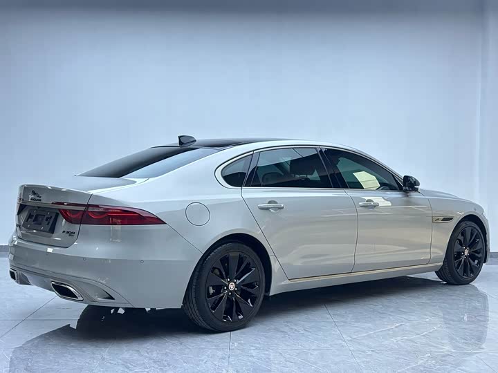 Фото 6 - Jaguar XF L