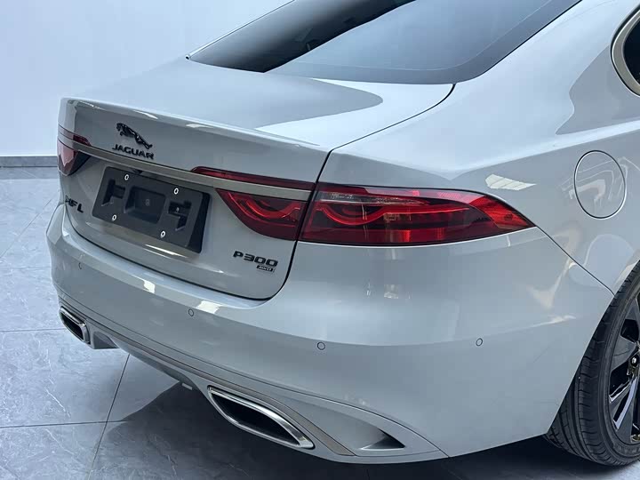 Фото 7 - Jaguar XF L
