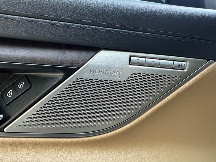 Фото 9 - Jaguar XF L