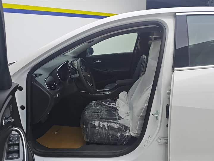 Фото 9 - Chevrolet Malibu XL