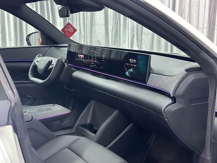 Фото 9 - Geely Jiyue 01