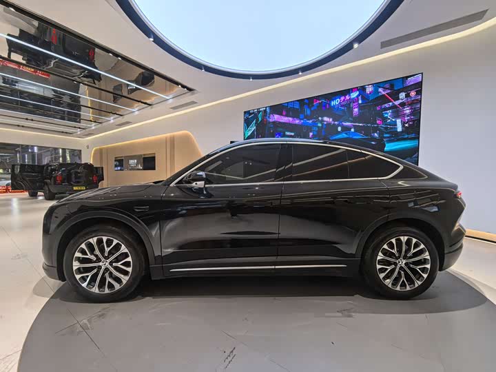 Фото 4 - Nio EC6