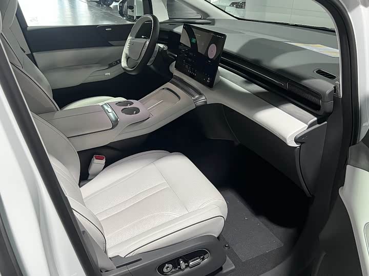 Фото 7 - XPeng X9