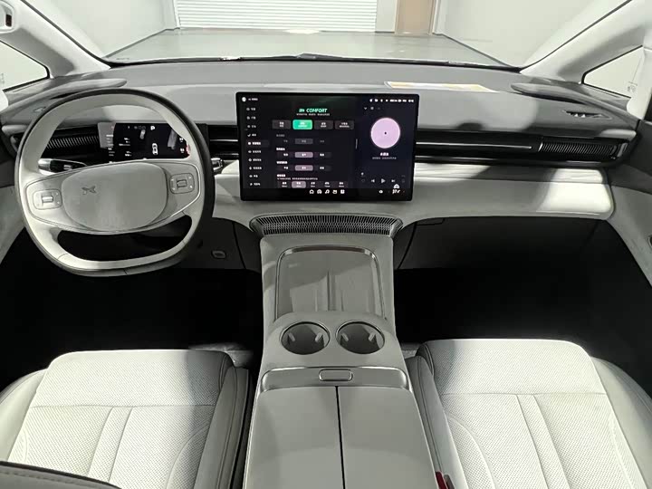 Фото 8 - XPeng X9