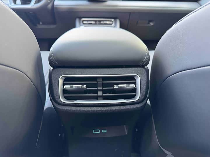 Фото 8 - BYD Qin L