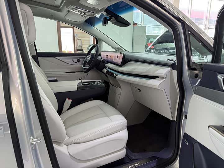 Фото 9 - Buick GL8 Hybrid