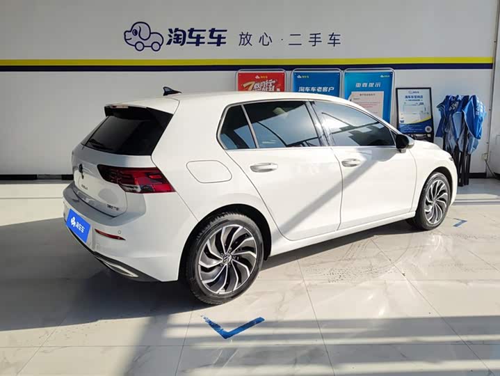 Фото 3 - Volkswagen Golf