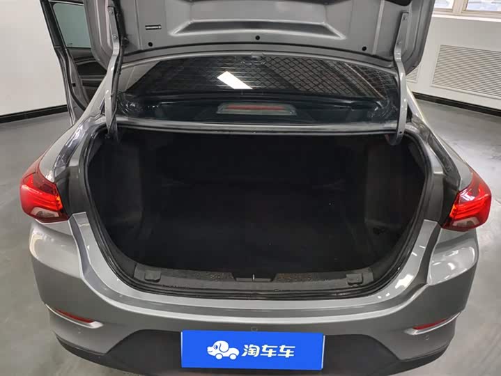 Фото 4 - Chevrolet Onix (Cavalier)