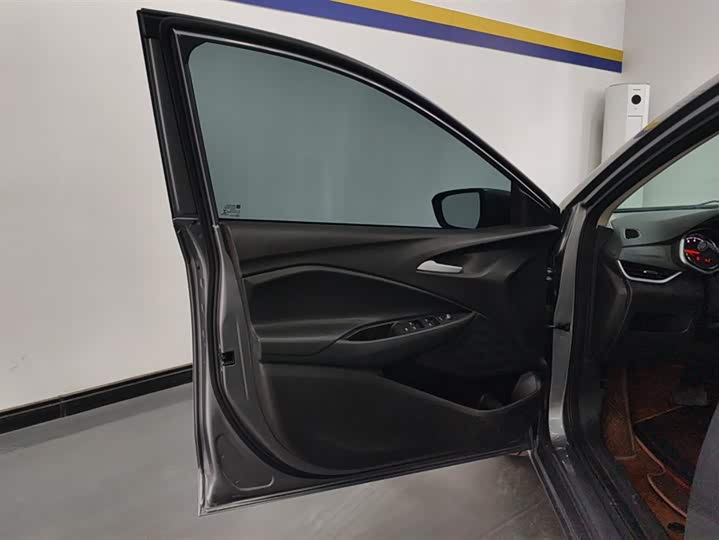 Фото 7 - Chevrolet Onix (Cavalier)