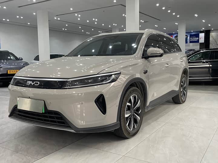 Photo 1 - BYD Sea Lion 05 DM-i Hybrid