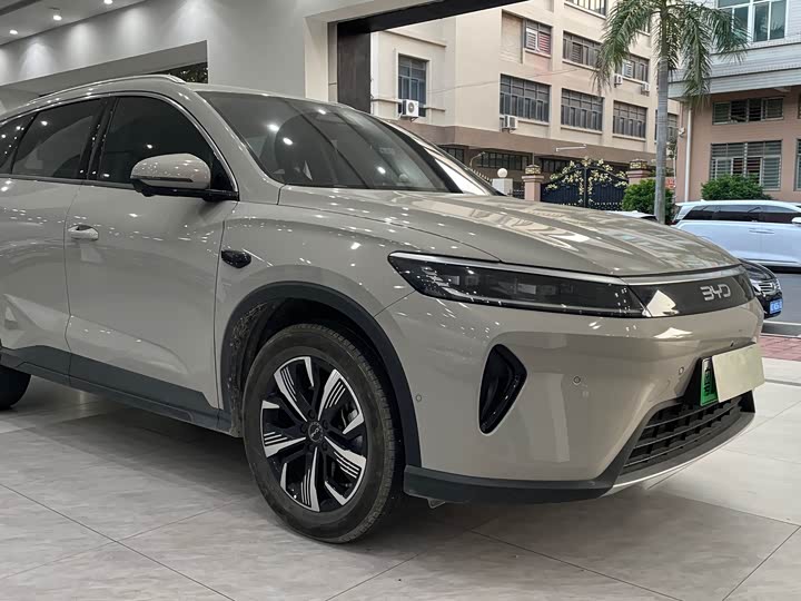 Photo 3 - BYD Sea Lion 05 DM-i Hybrid