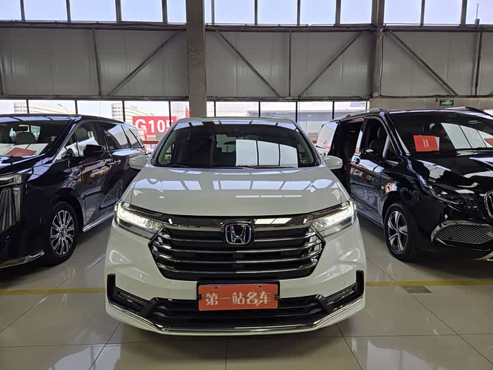 Фото 2 - Honda Odyssey