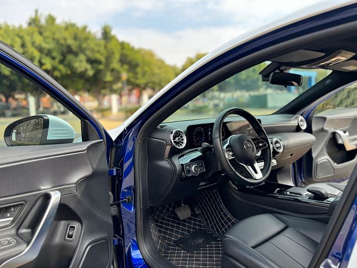 Фото 7 - Mercedes-Benz A-Class