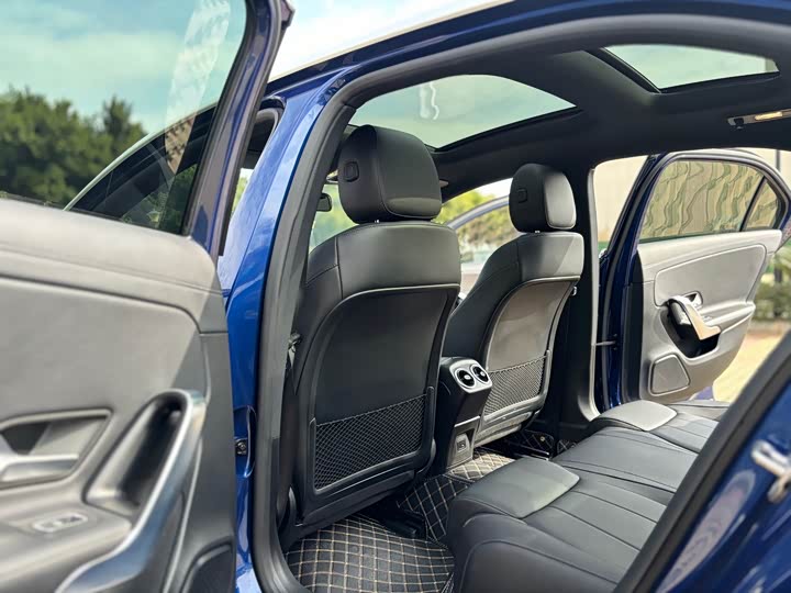 Фото 8 - Mercedes-Benz A-Class