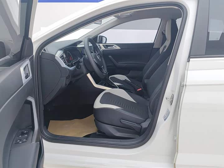 Фото 9 - Volkswagen Polo