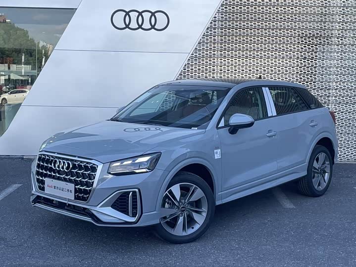 Фото 1 - Audi Q2L