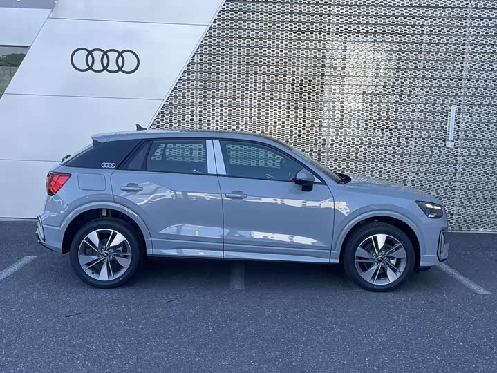 Фото 3 - Audi Q2L