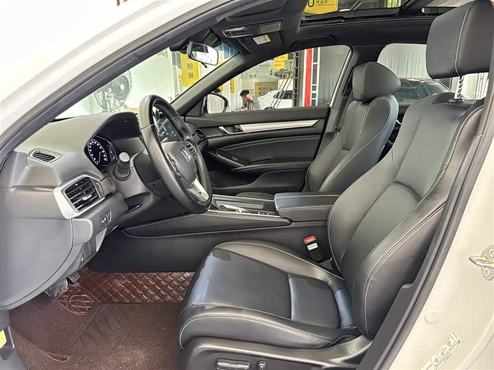 Фото 4 - Honda Inspire