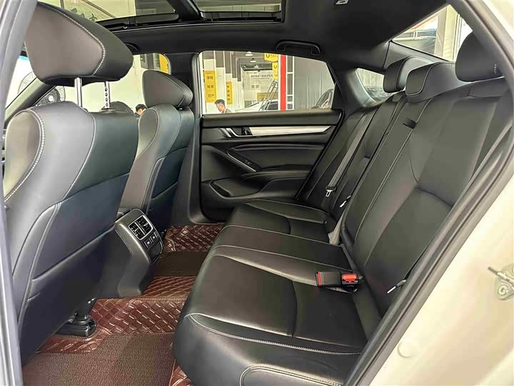 Фото 5 - Honda Inspire