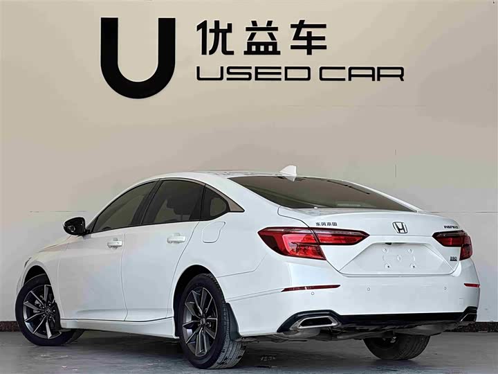 Фото 7 - Honda Inspire