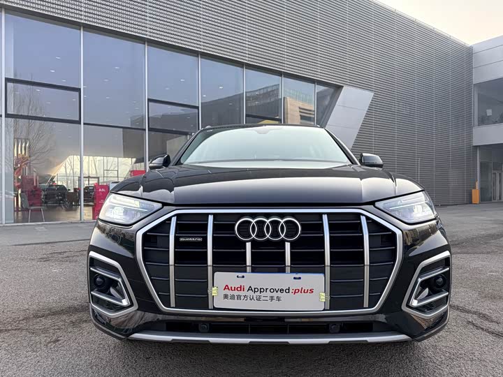 Фото 1 - Audi Q5L