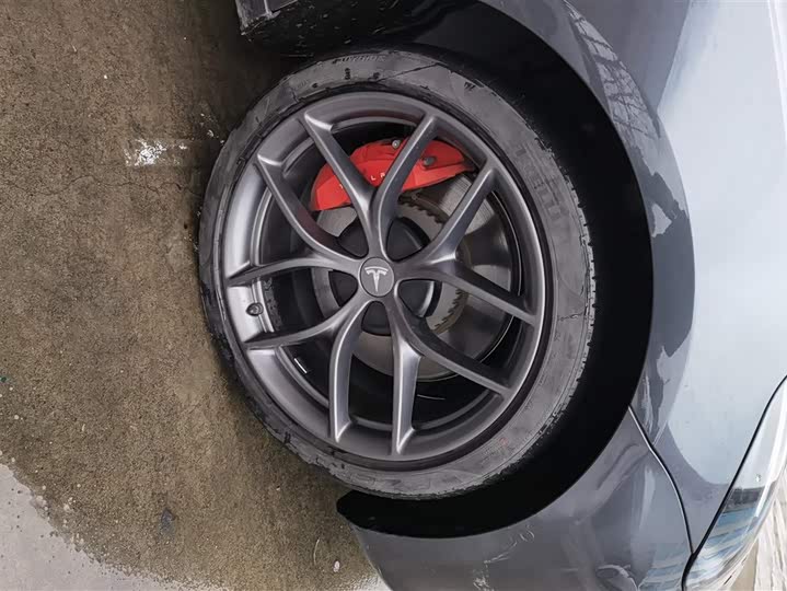 Фото 6 - Tesla Model 3