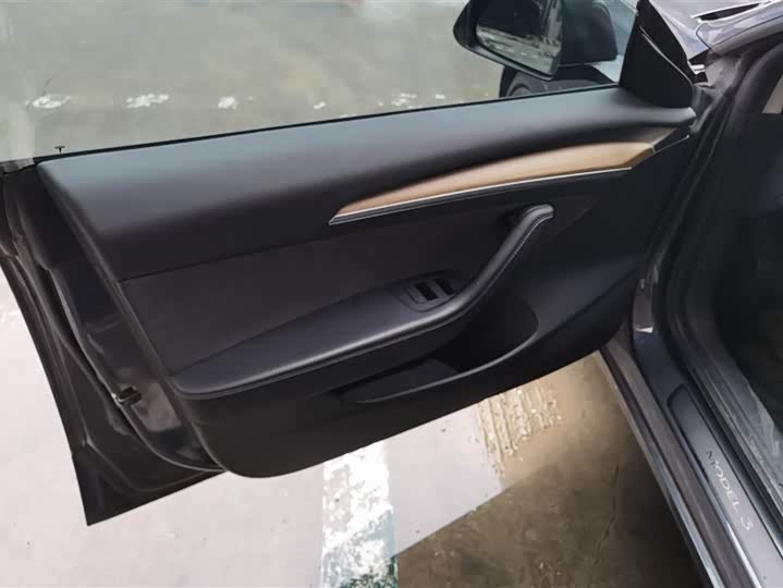 Фото 7 - Tesla Model 3