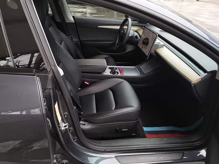 Фото 8 - Tesla Model 3