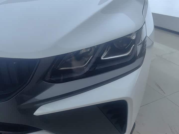 Фото 5 - Geely Coolray