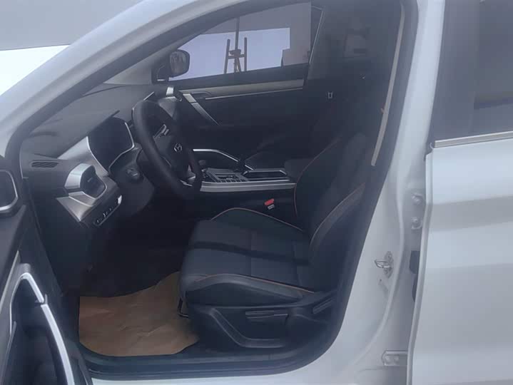 Фото 9 - Geely Coolray