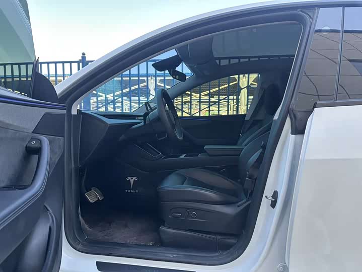 Фото 4 - Tesla Model Y