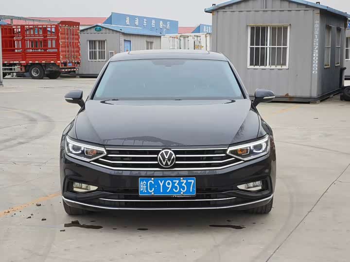 Фото 1 - Volkswagen Magotan