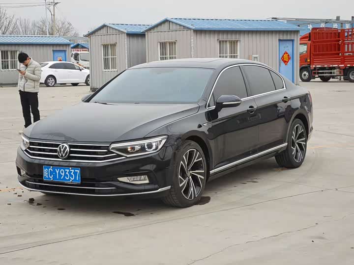 Фото 2 - Volkswagen Magotan