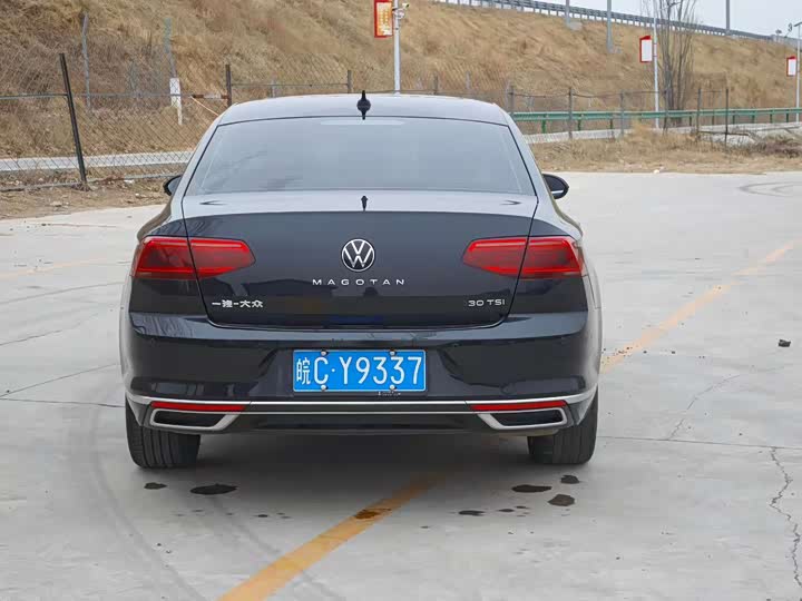 Фото 5 - Volkswagen Magotan