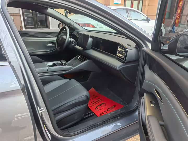Фото 6 - BYD Qin L