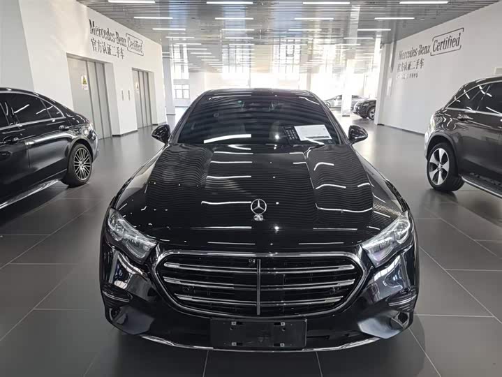 Photo 2 - Mercedes-Benz E-Class