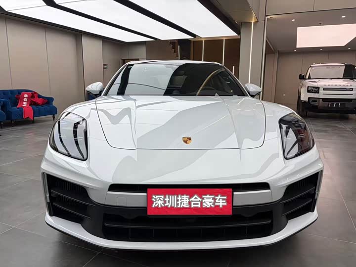 Фото 2 - Porsche Panamera