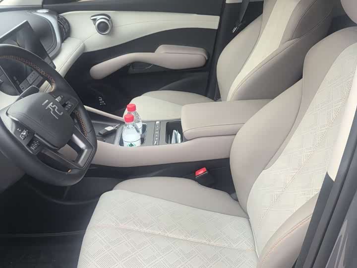 Фото 2 - BYD Yuan Plus