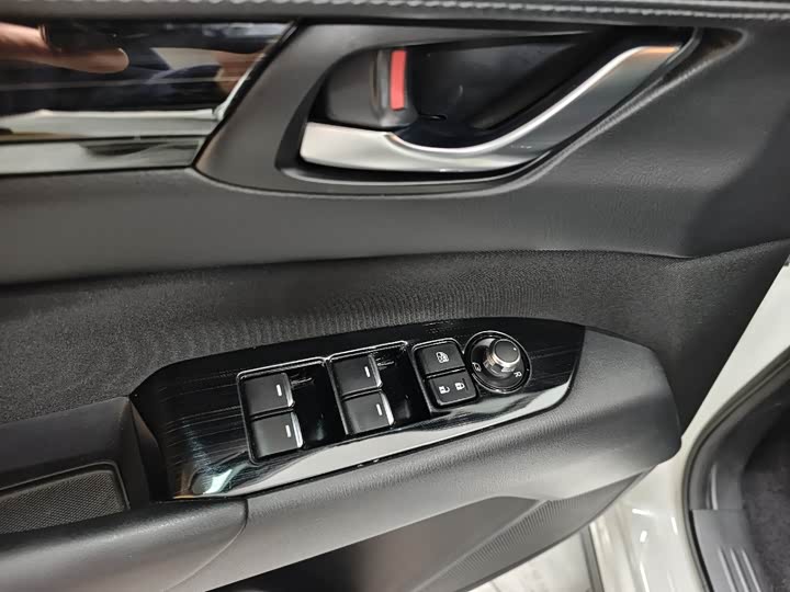 Фото 8 - Mazda CX-5