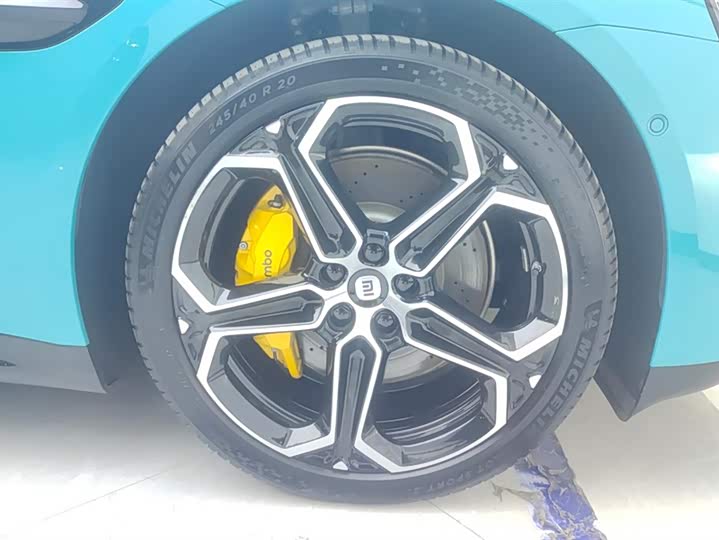 Фото 6 - Xiaomi SU7