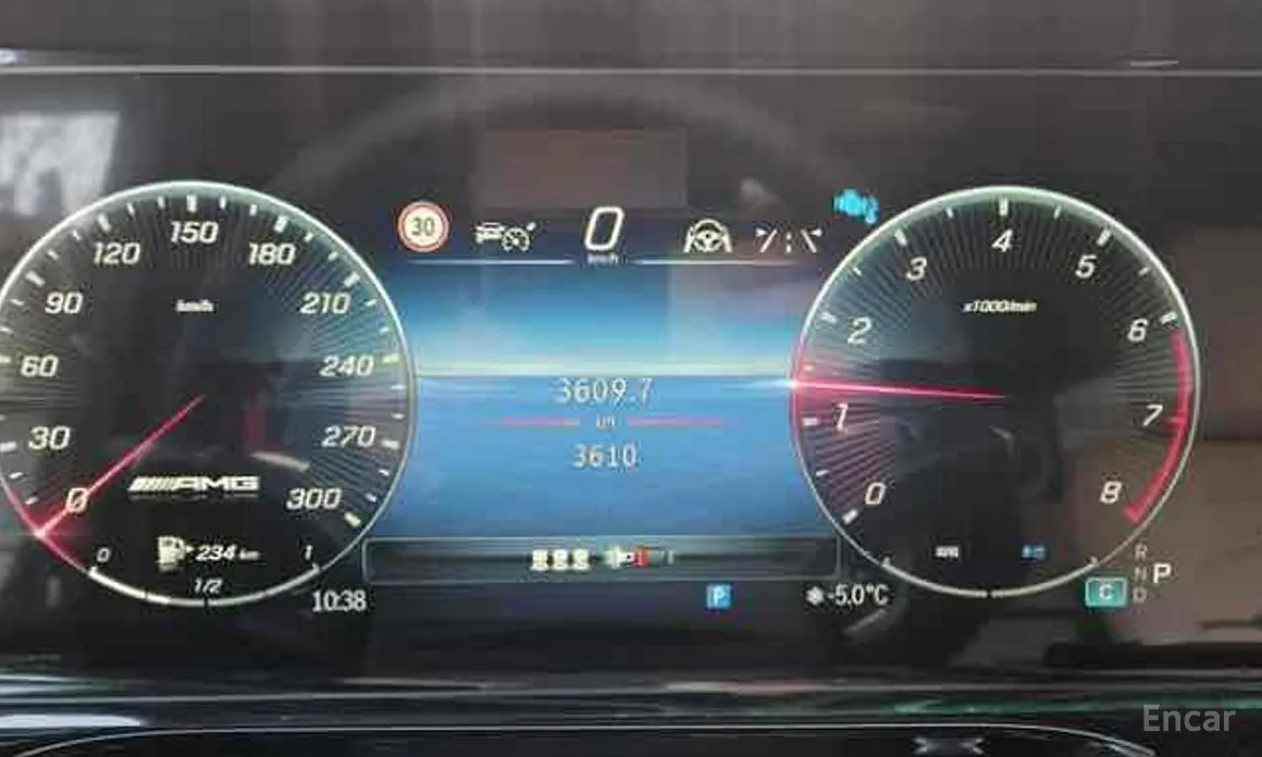 Фото 5 - Mercedes-Benz G-Class