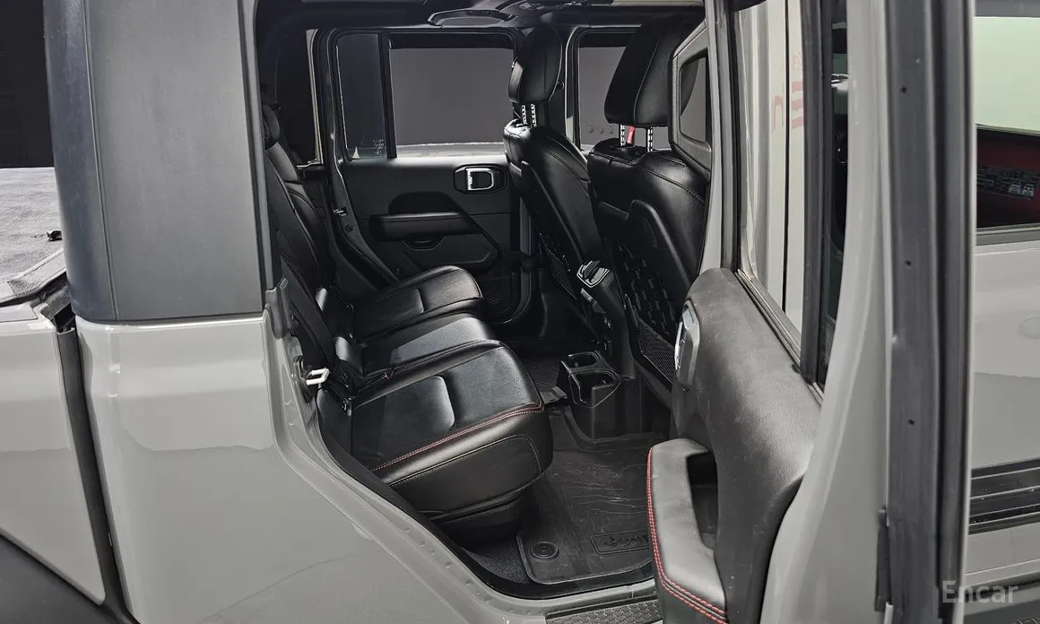 Фото 12 - Jeep Gladiator